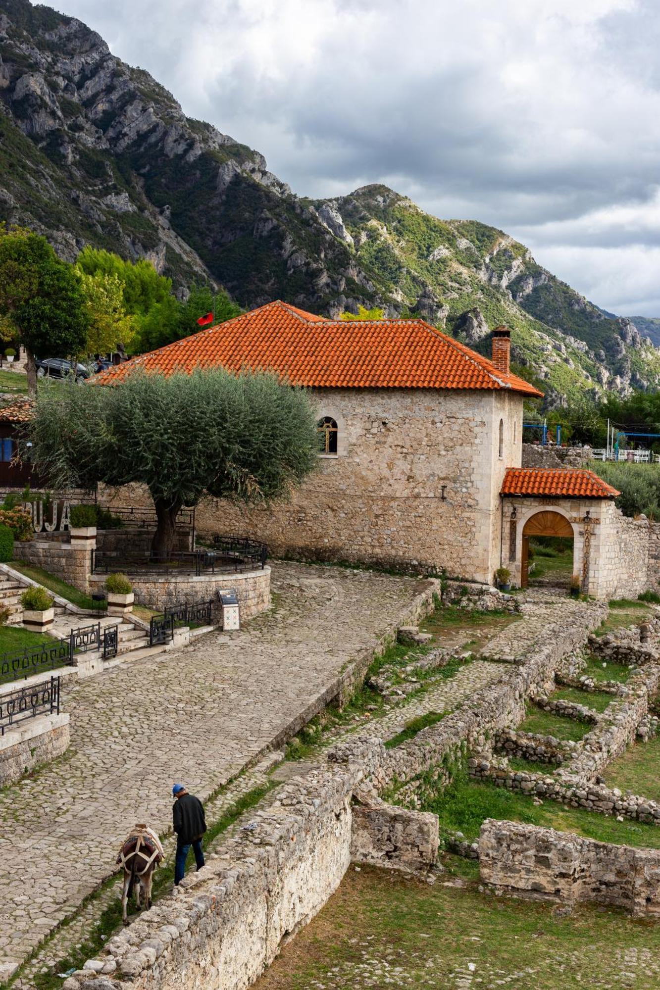 Kruja Albergo Diffuso , Inside Kruja Castle Exteriér fotografie